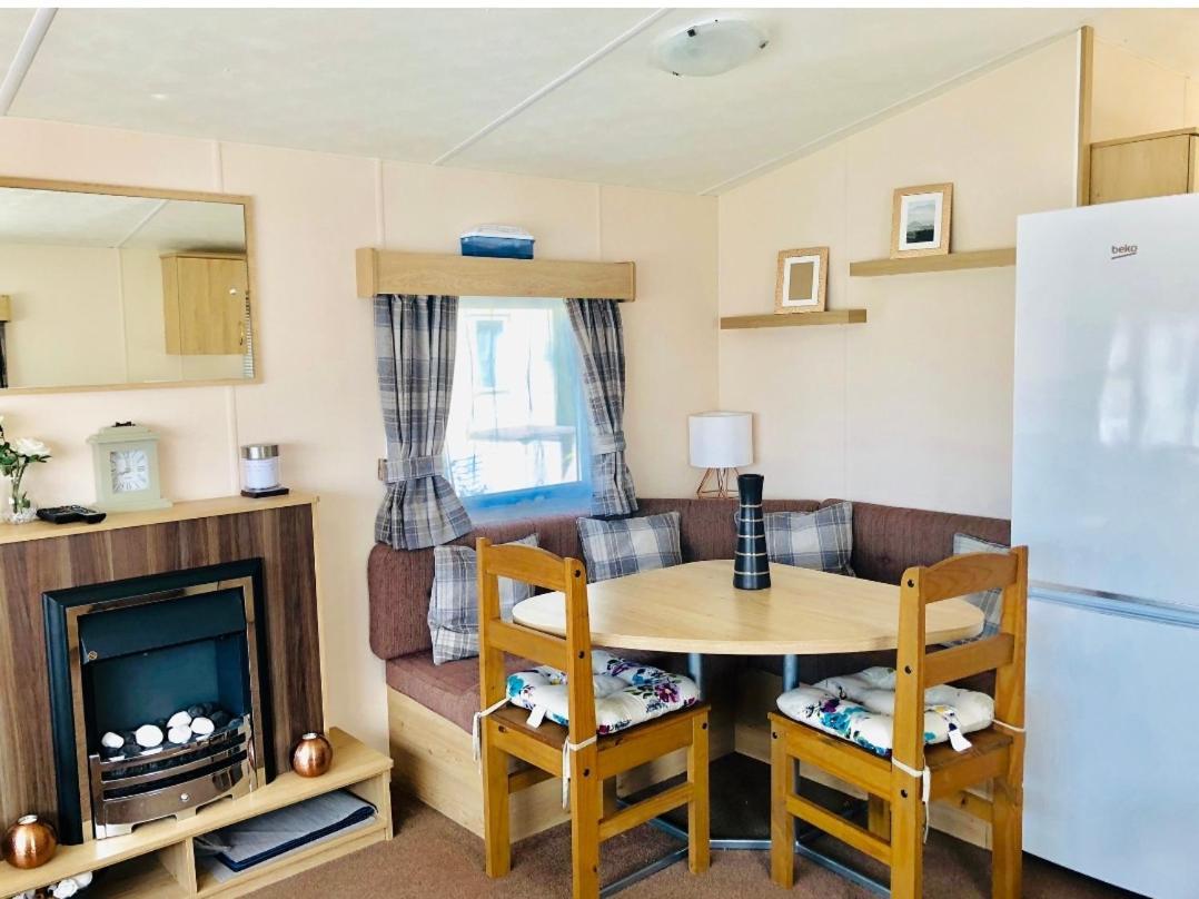 Caravan In The Cotswolds Villa ไซเร็นเซสเตอร์ ห้อง รูปภาพ