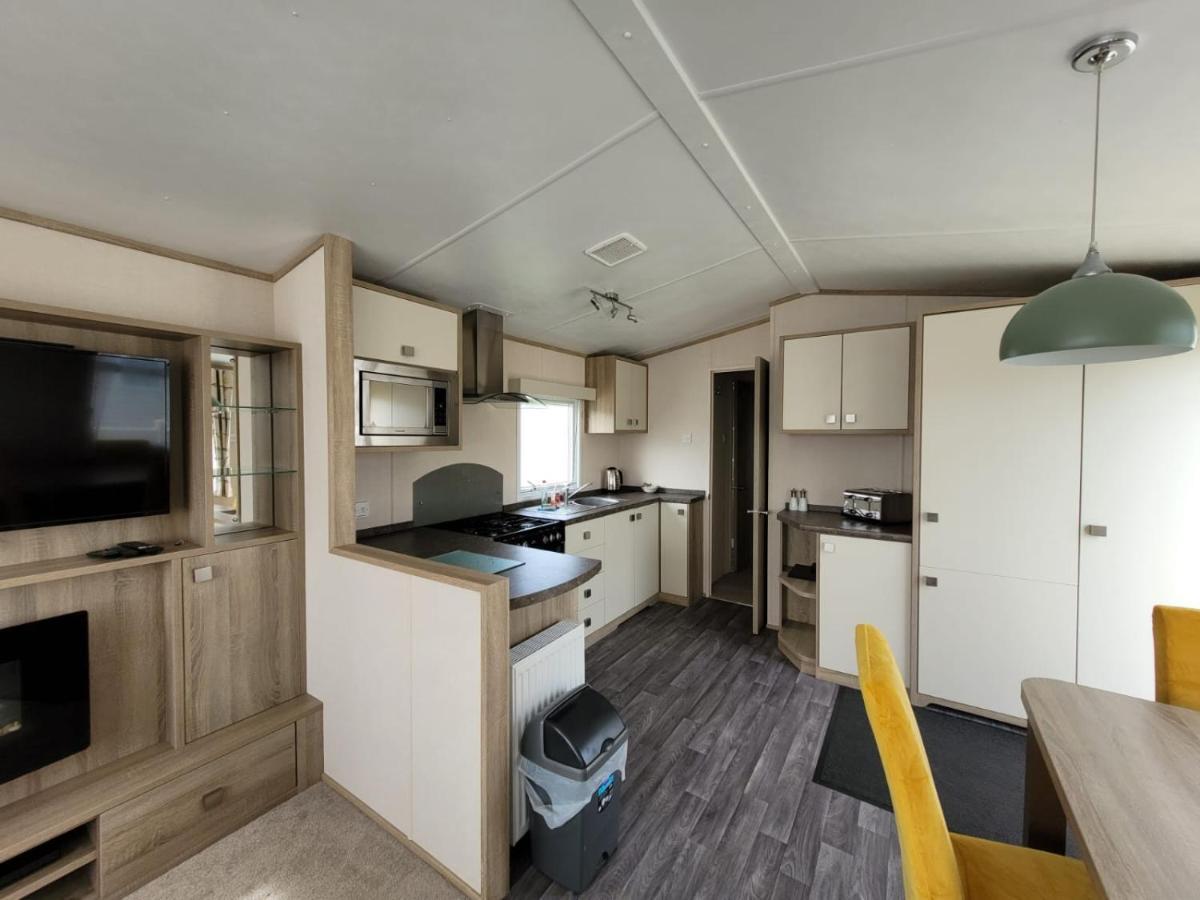 Caravan In The Cotswolds Villa ไซเร็นเซสเตอร์ ภายนอก รูปภาพ