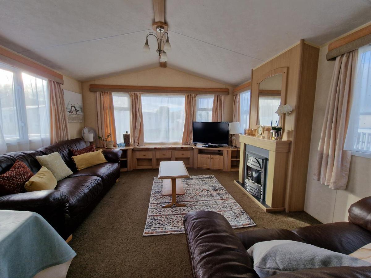 Caravan In The Cotswolds Villa ไซเร็นเซสเตอร์ ภายนอก รูปภาพ