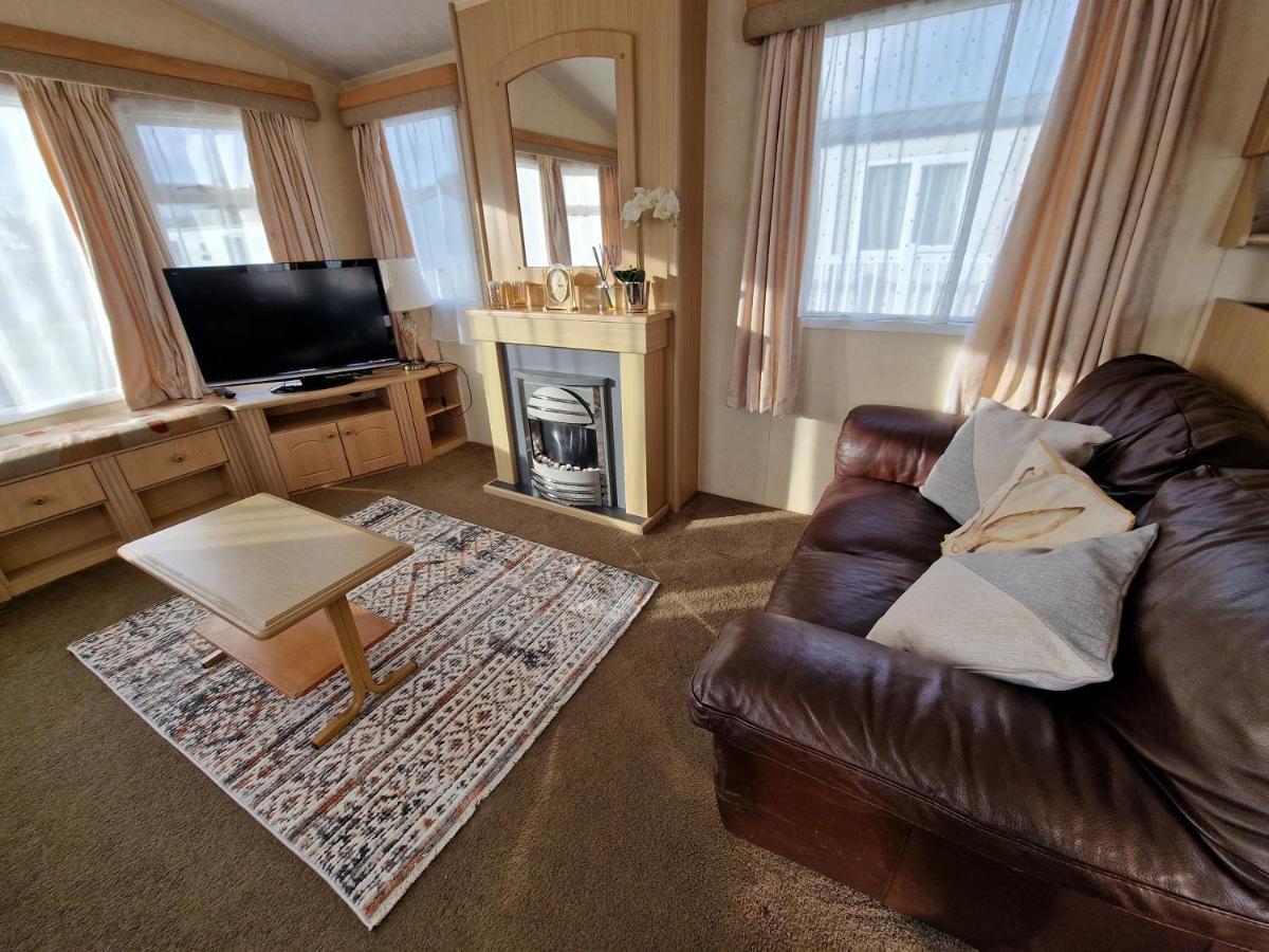 Caravan In The Cotswolds Villa ไซเร็นเซสเตอร์ ภายนอก รูปภาพ