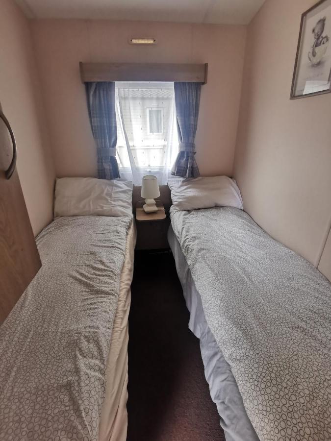 Caravan In The Cotswolds Villa ไซเร็นเซสเตอร์ ภายนอก รูปภาพ