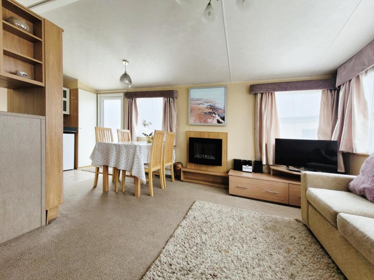 Caravan In The Cotswolds Villa ไซเร็นเซสเตอร์ ภายนอก รูปภาพ