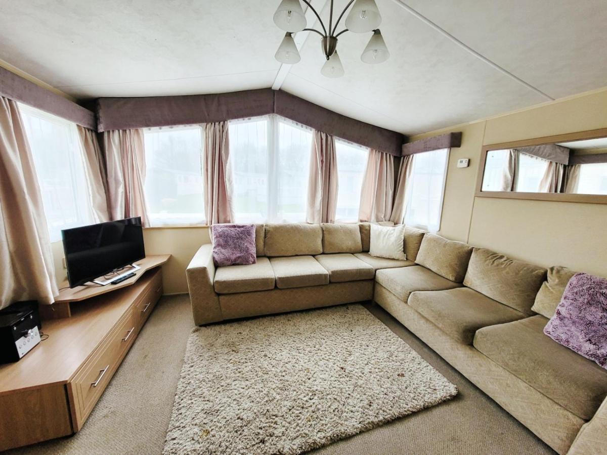 Caravan In The Cotswolds Villa ไซเร็นเซสเตอร์ ภายนอก รูปภาพ