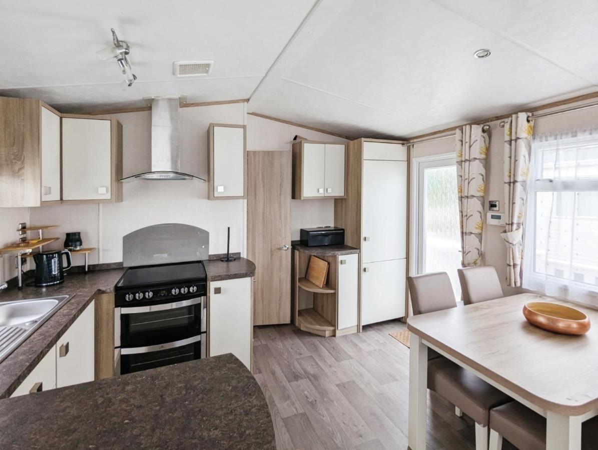 Caravan In The Cotswolds Villa ไซเร็นเซสเตอร์ ภายนอก รูปภาพ